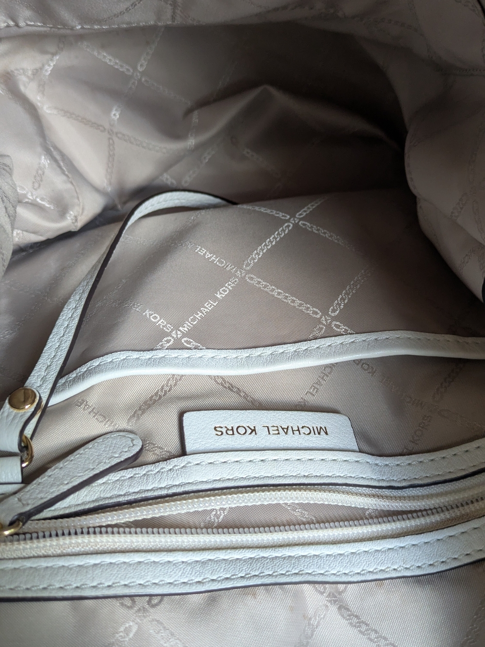 Michael Kors Brooke Ladies Medium Pebbled White/Off White Leather Bucket Bag - Picture 7 of 16